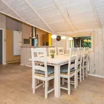 7 Person In Toftlund-by Traum